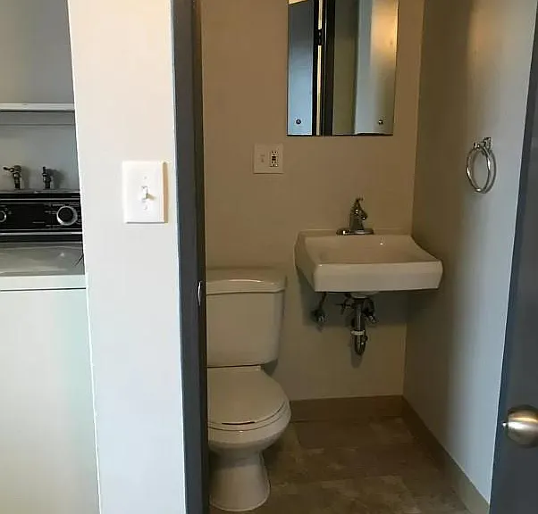 703 Woodford Ave N #2A — Photo 7