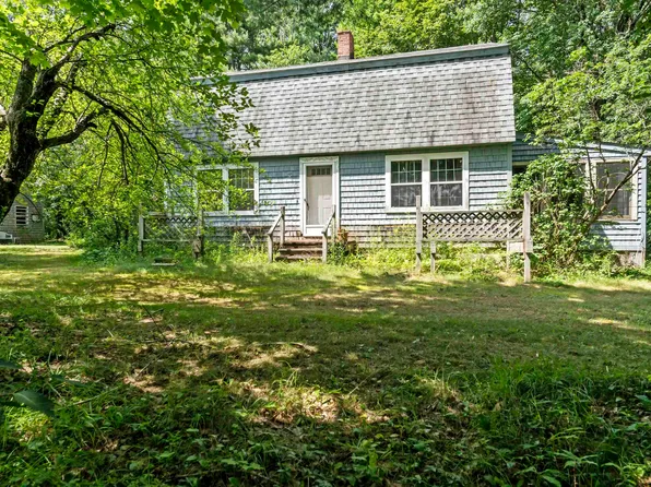 35 Lawrence Road, Weare, NH 03281