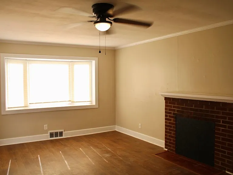 692 Brookdale Dr — Photo 5