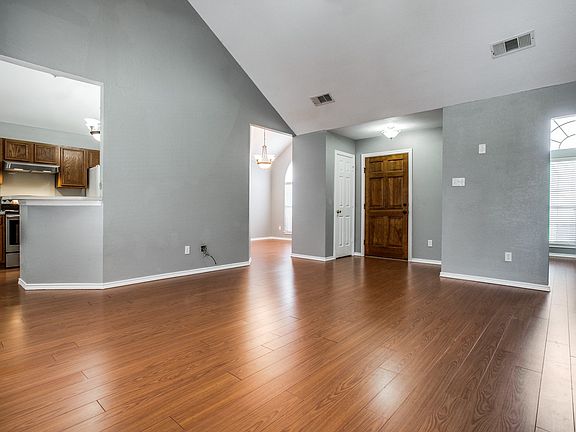 5th image of 3721 Willowood Dr
