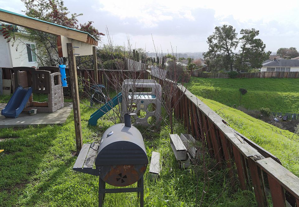 2nd image of 6977 Heather Ln