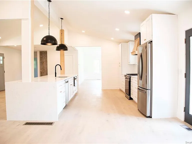11 Fairmount Dr — Photo 4