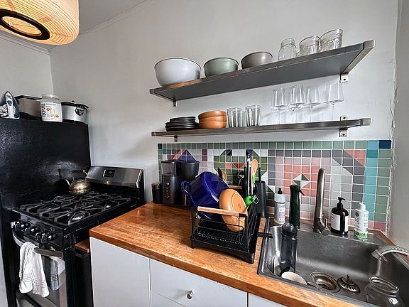 5th image of 240 Lexington Ave #2