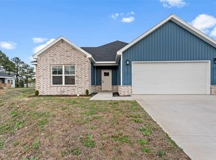 242 Miles Ave, Gentry, AR 72734