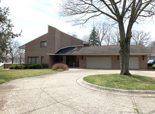 43303 S I 94 Servce Dr, Van Buren Twp, MI 48111