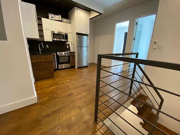 2nd image of 945 Willoughby Ave #1C
