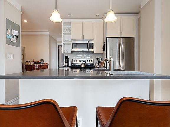 5th image of 205 W 88th St APT 15C
