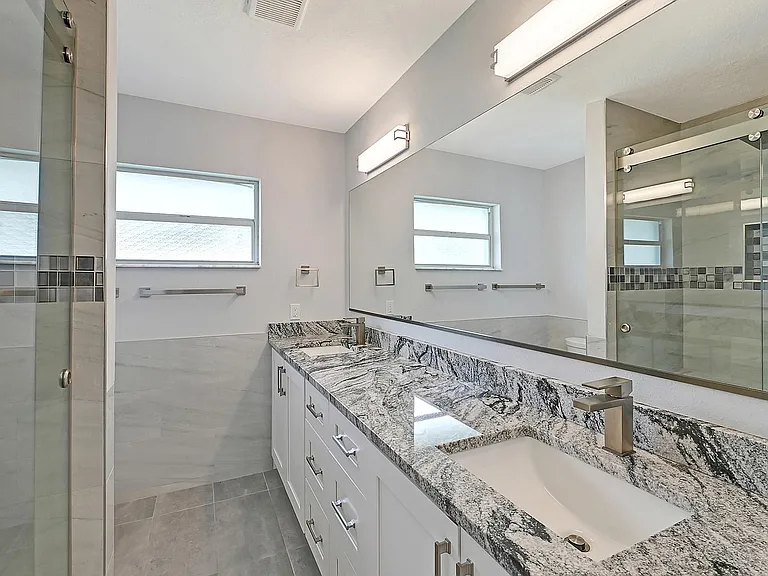 4343 Webber St — Photo 10