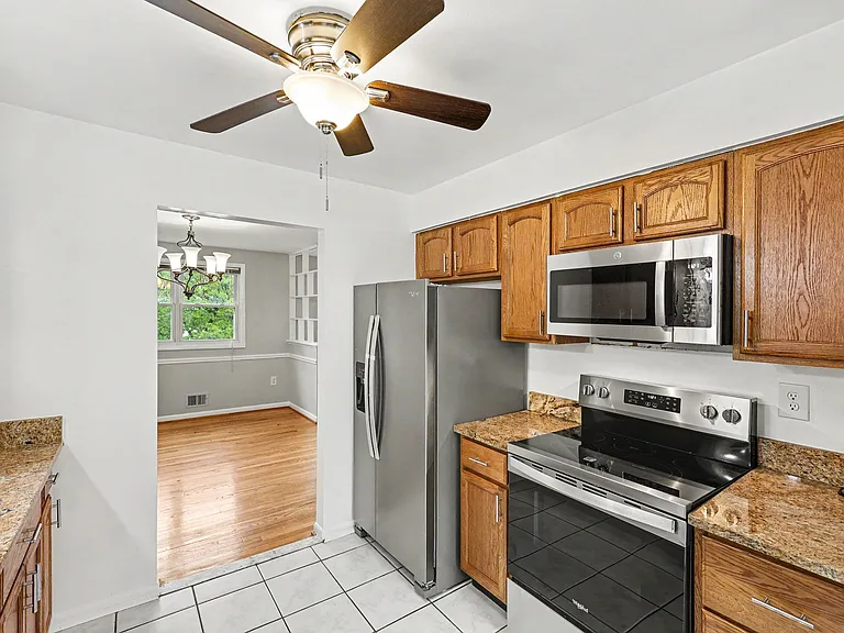 7014 Dower House Rd — Photo 13