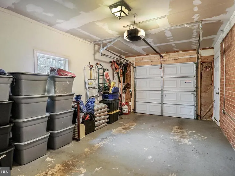 5012 Gainsborough Dr — Photo 11