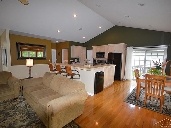 4th image of 4629 Cedar Crest Dr