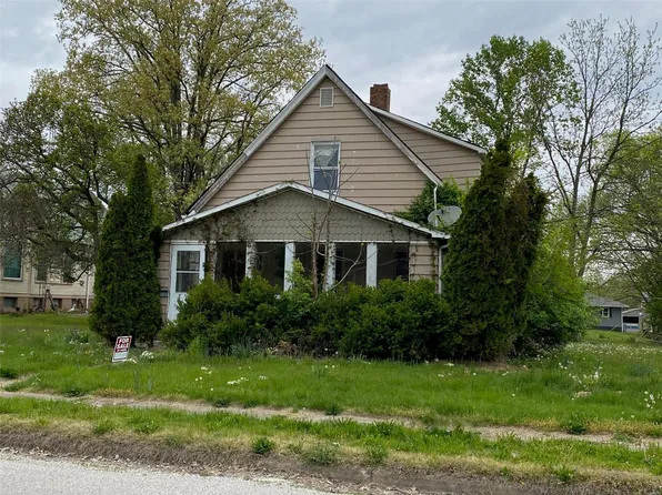 315 W Wood St, Hillsboro, IL 62049