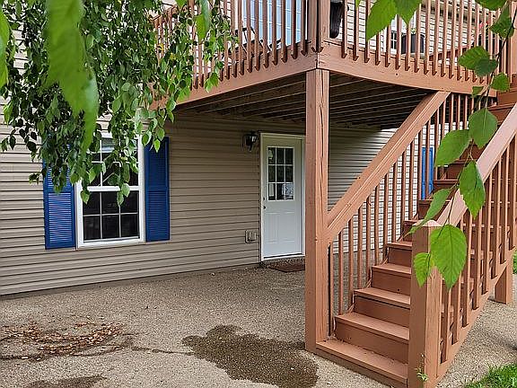 4th image of 565 Watkins Glen Way