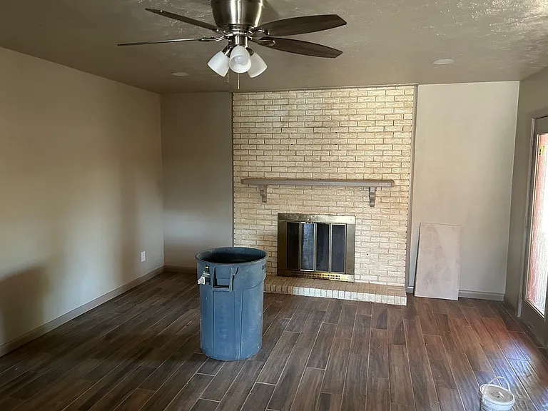 1301 W 13th St — Photo 5