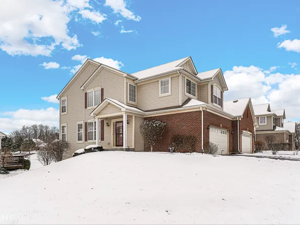 110 Regent Dr, Gilberts, IL 60136