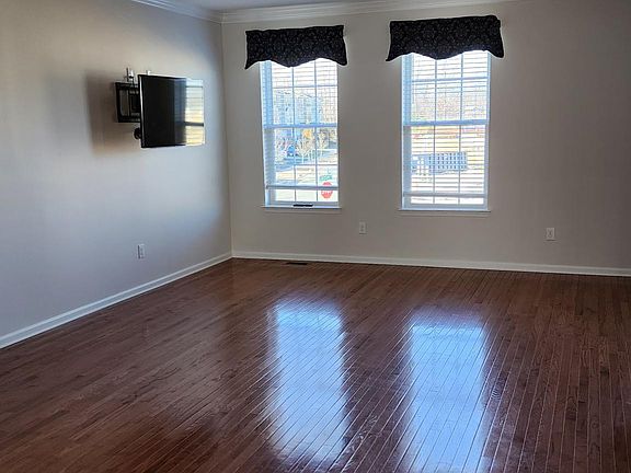 4th image of 863 Hubbel Ave