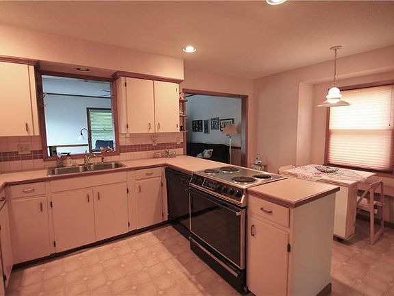 4th image of 4908 Crescent Ave