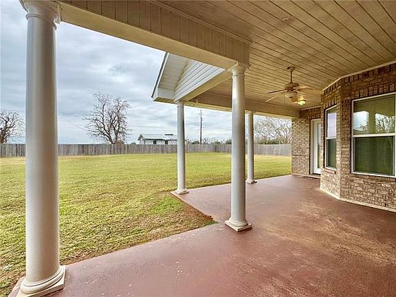 3rd image of 6413 Arden Oaks Dr