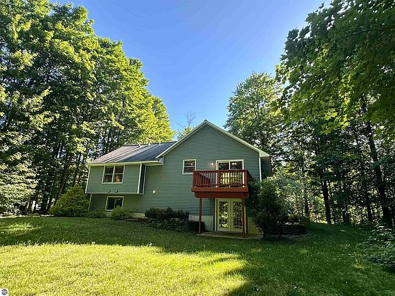 4th image of 8500 Bent Pine Dr