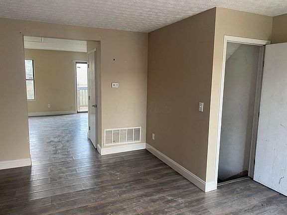 3rd image of 363 Chatterly Ln