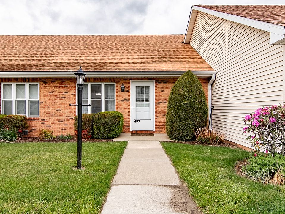 1st image of 403 Evergreen Ct