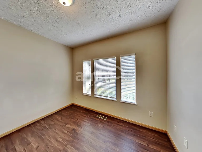 1468 E Quail Run Dr — Photo 13
