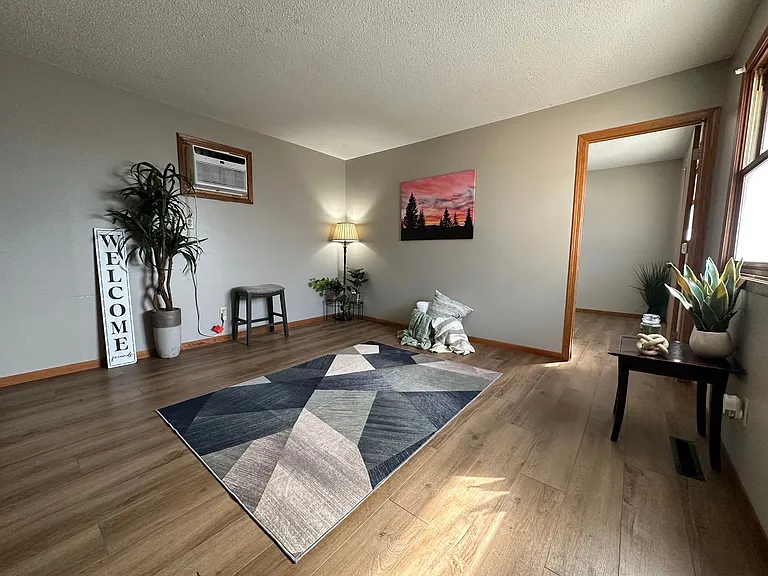 322 S Washington St — Photo 12