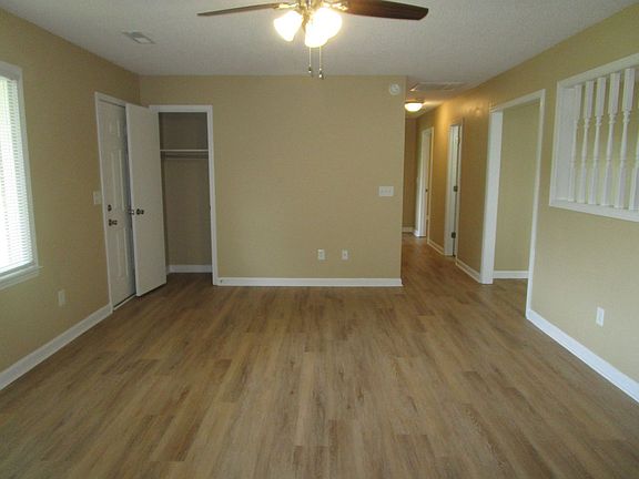 5th image of 1320 Race Track Rd