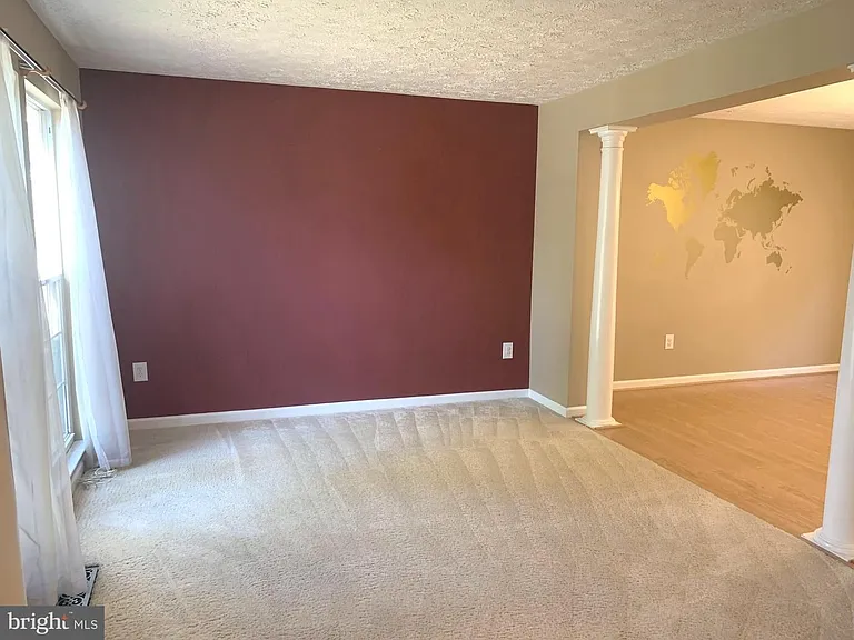 7931 Carriage Dr — Photo 4