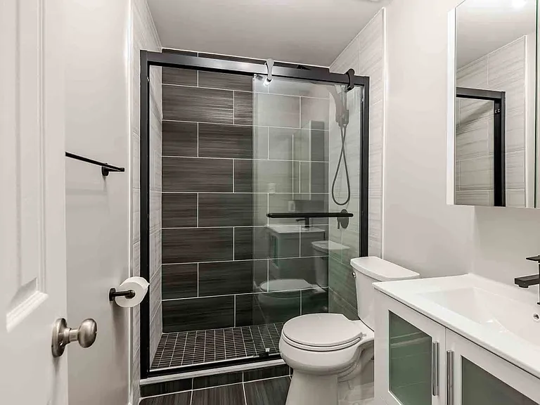 Seaview Apartments — Photo 7
