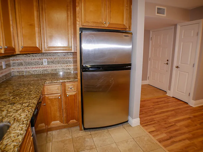 7509 Draper Ave #202 — Photo 10