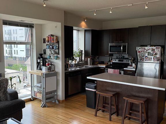 4th image of 2920 Aldrich Ave S #426