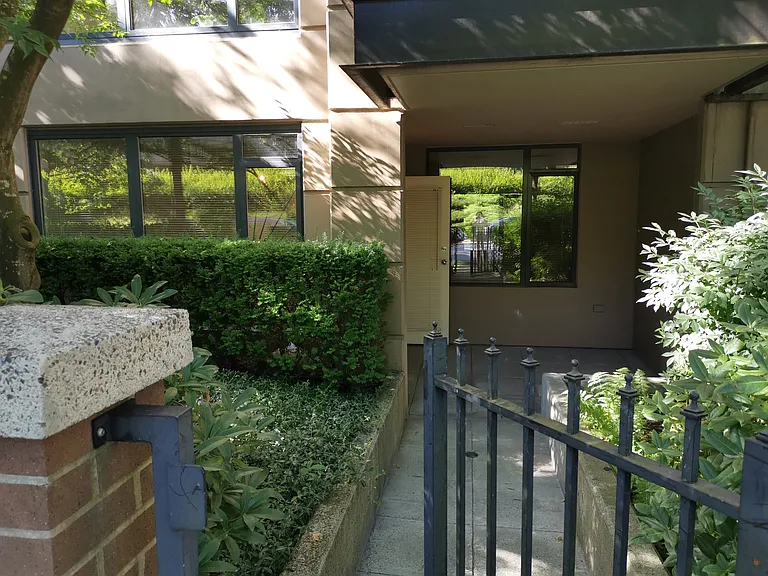 3528 Vanness Ave — Photo 45