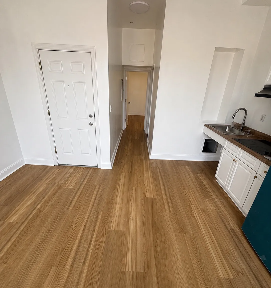 1 bed, 375 sqft, $995 — Photo 1