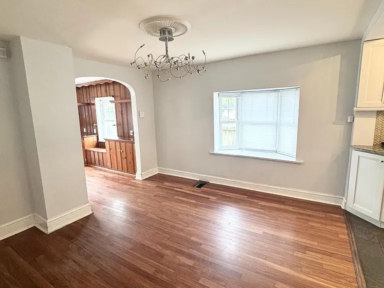 150 E Hartwell Ln — Photo 10