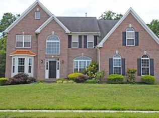 3 Beaver Dam Dr, Sicklerville, NJ 08081