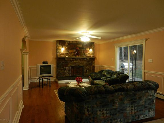 5th image of 131 Pine Hollow Way