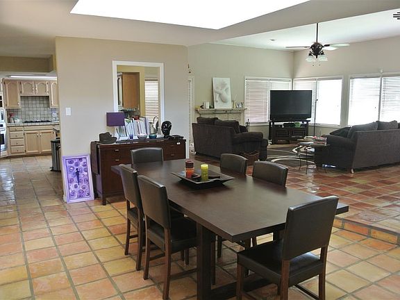 4th image of 1401 Saint Andrews Dr