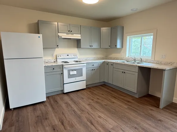 116 Pearl St #4, Saint Albans, VT 05478