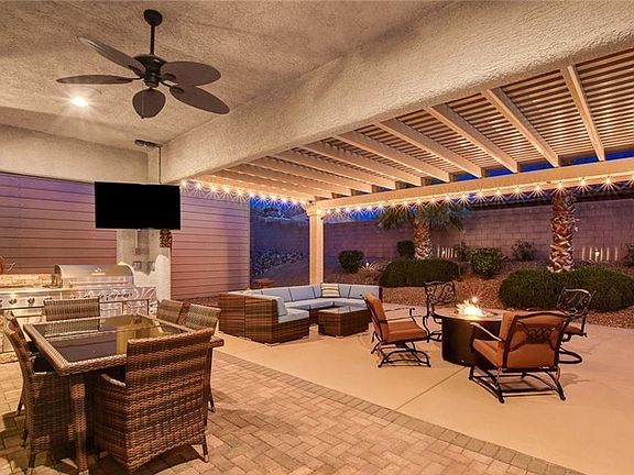 Backyard kitchen/grill and patio