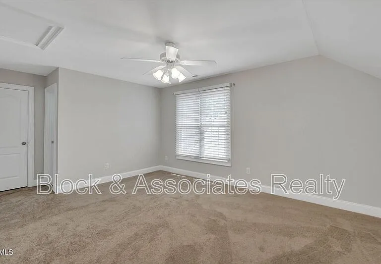 109 Old Savannah Dr — Photo 23