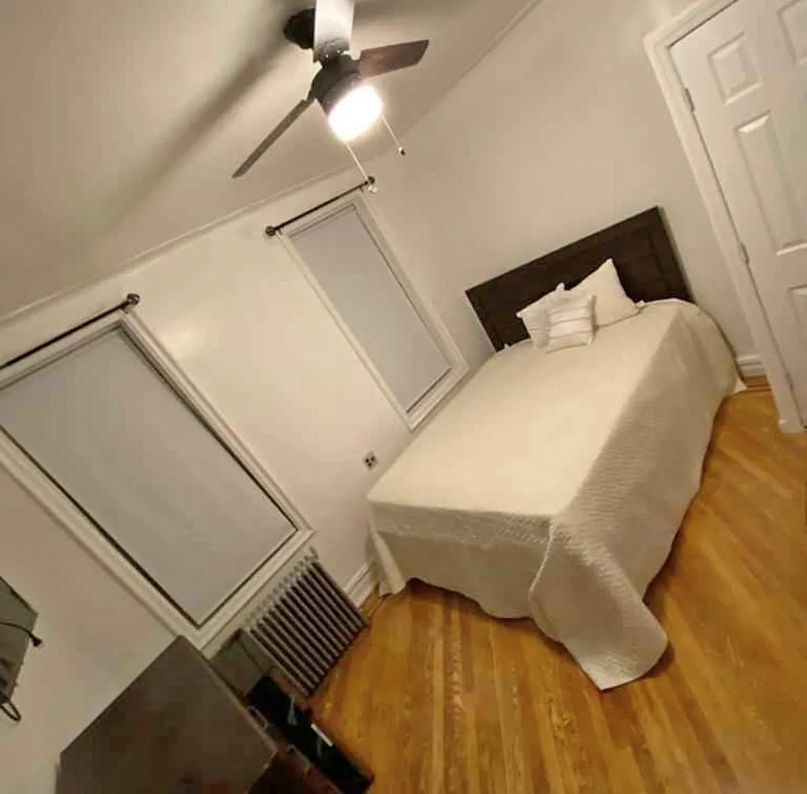 4 bed, 220 sqft, $1,000 — Photo 1