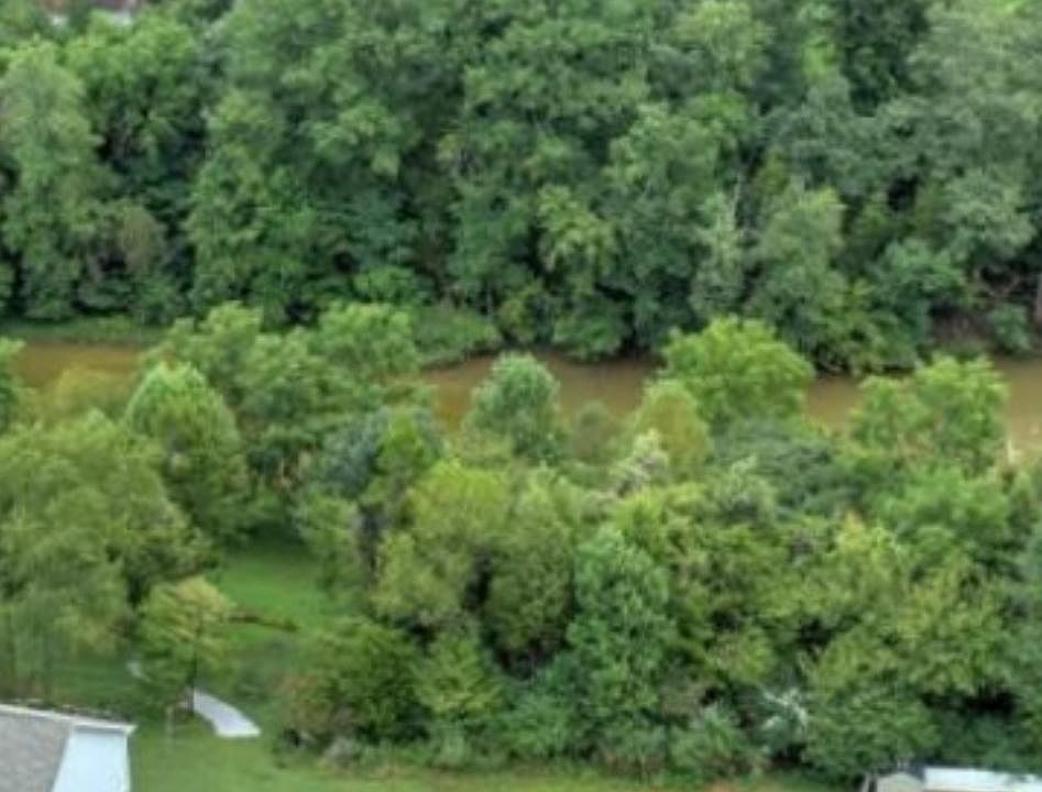 1st image of 2060 Falling Leaf Dr