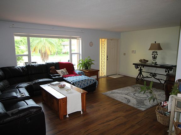 3rd image of 4914 NW 49th Road