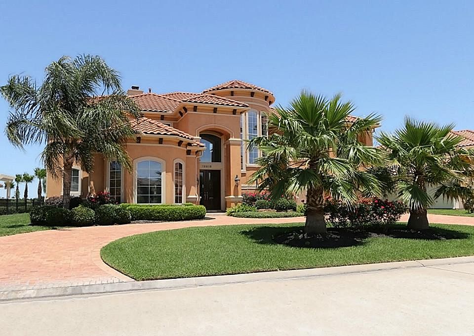 1st image of 13818 Hampton Cove Dr