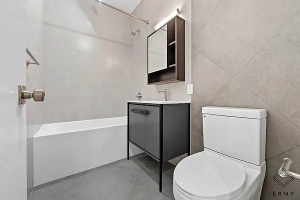 Rented by ERNY LLC | media 31