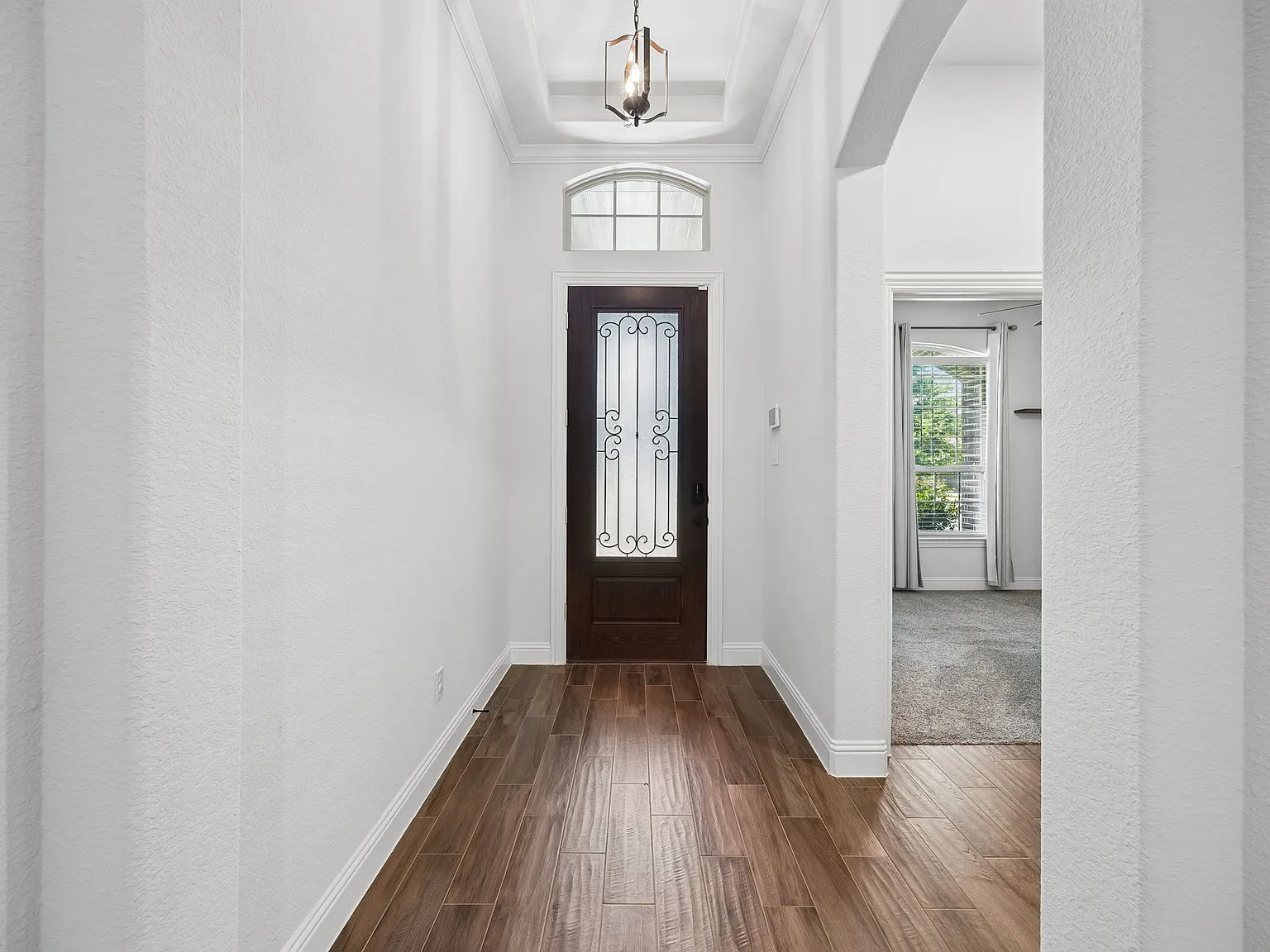 4 bed, 2509 sqft, $3,300 — Photo 3