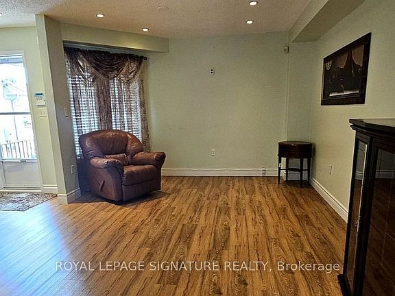 2nd image of 213 Fernforest Dr