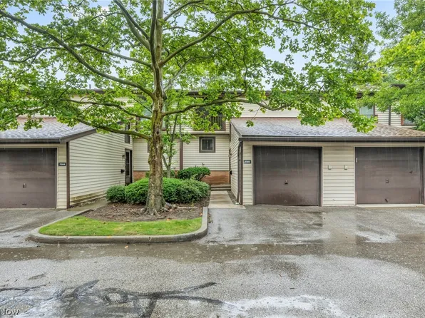 7382 Pine Ridge Ct #A21, Middleburg Heights, OH 44130
