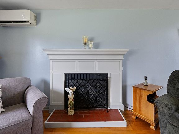 3rd image of 13 Muriel Ave
